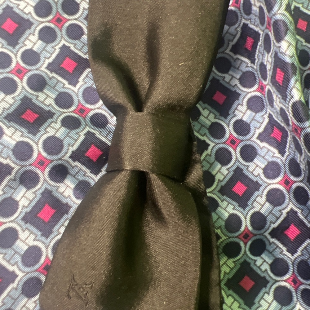 Silk bow tie Louis Vuitton great shape
